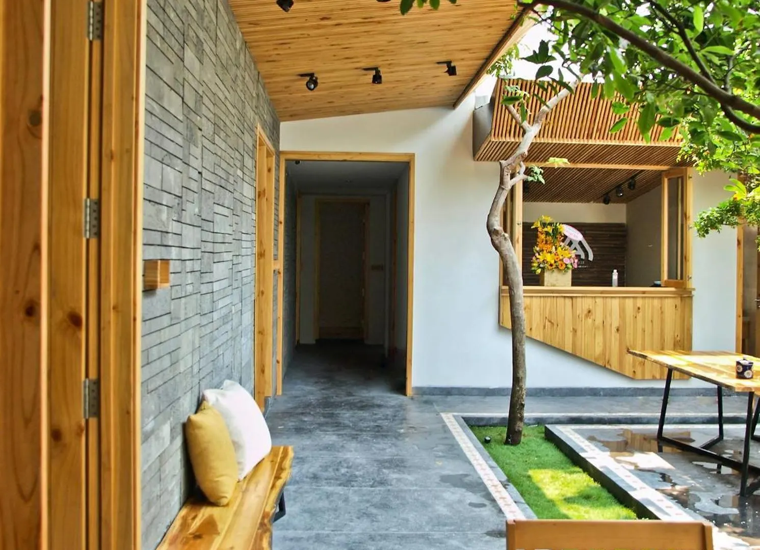 Carol House Da Nang Beach